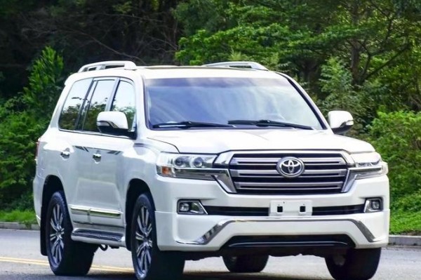 18款中东版丰田兰德酷路泽4600价格超低真陆巡全新报价精彩呈现