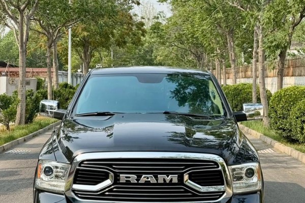 18款叛逆者道奇公羊皮卡中的领头羊道奇公羊叛逆者配置全解析