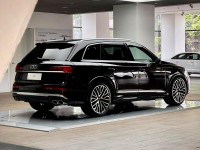 18款奥迪Q7加版最新现车炫酷来袭超强劲的驱动力天津巨降优惠