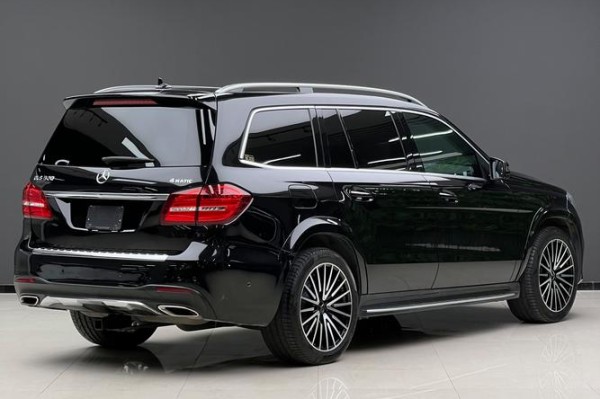 17款新奔驰GLS500行情解析导购北美版奔驰GLS500 4.6L 9速变速箱