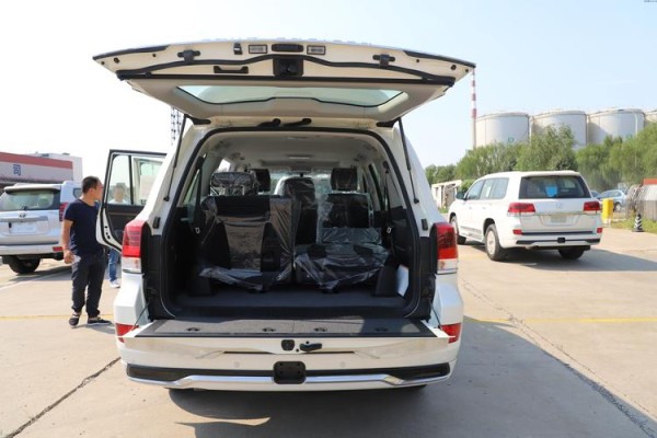 18款丰田酷路泽4000动力支持勇攀高峰丰田酷路泽4000高配七座四驱