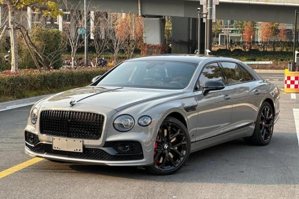 18款宾利飞驰V8S标配5座天窗世界豪轿宾利飞驰4.0T全方位优化