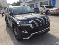 18款丰田酷路泽5700VXS限量实拍参数解析更像是一个移动的大沙发