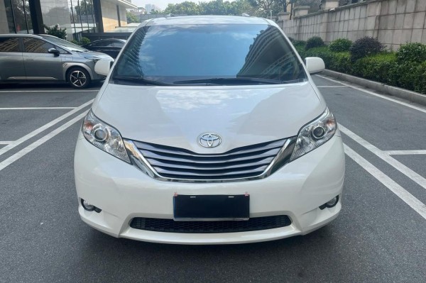 18款丰田塞纳LE四驱天津港现车直降15%丰田塞纳3.5L顶配低价