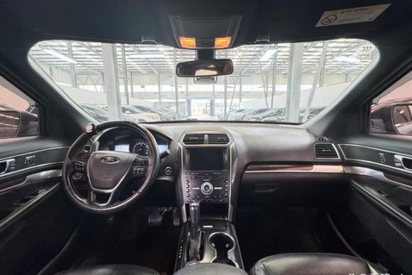 17款福特探险者七座越野四驱系统现车配置详解福特探险者2.3T美规