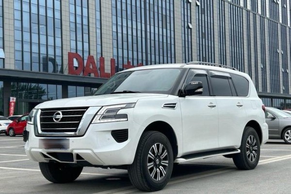 17款日产途乐Y62现车到店5.6排量V8越野超值爆惠尼桑途乐Y62配置