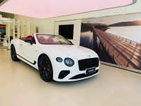 18款宾利欧陆GT敞篷时尚典雅的轿跑裸利活动闪耀港口一降到底