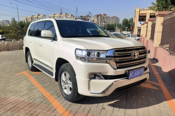 18款丰田酷路泽4600顶配8气囊天窗版丰田酷路泽4600多少钱