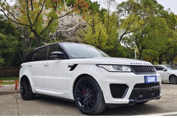 17款路虎揽胜运动柴油欧规SE版天津售价最高优惠报价多少