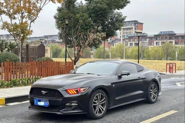 17款福特野马2.3T动力强劲超跑特惠福特野马最新优惠标配加版