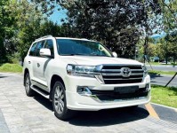 17款丰田酷路泽4000 V6马力真皮包裹座椅保税区优惠报价平行进口