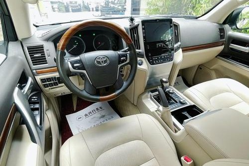 18款丰田兰德酷路泽5700中东版超低价奢华独特限量版实拍感受