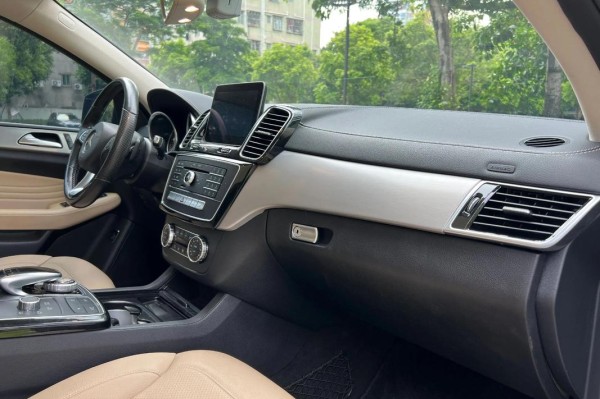 18款加版现车奔驰GLE400越野SUV顶级配置九月最新行情优惠