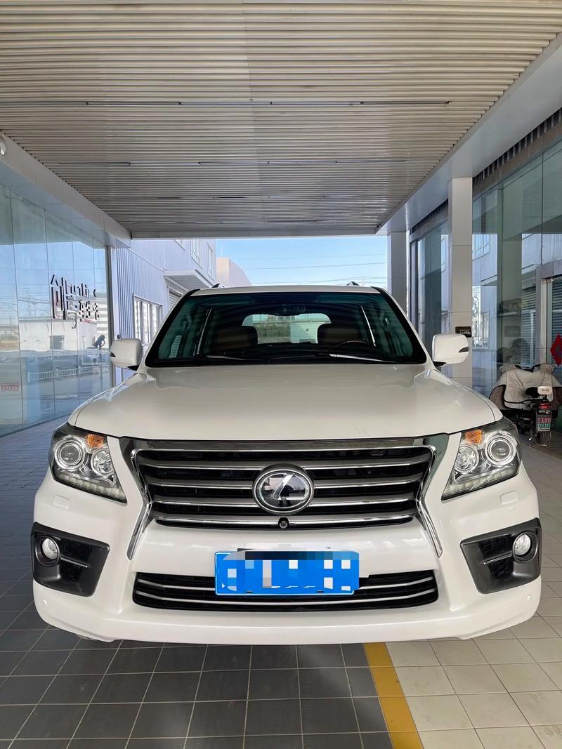 16款雷克萨斯LX570中东版加版现车配置丰富实时价格购车可优惠万元